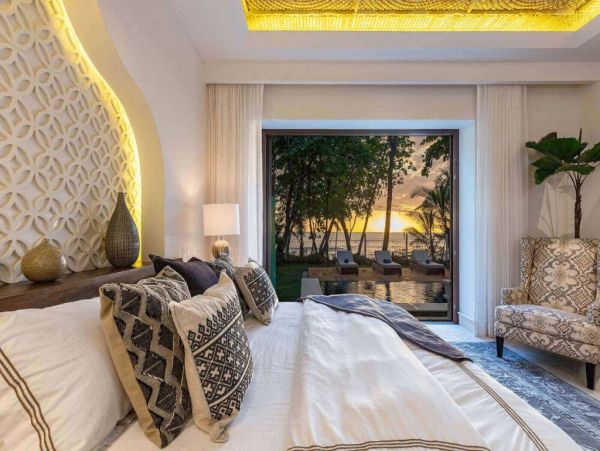 Gorgeous Beachfront Villa with 4 Bedrooms