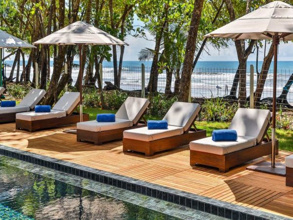 Gorgeous Beachfront Villa with 4 Bedrooms