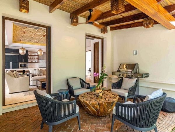 Gorgeous Beachfront Villa with 4 Bedrooms