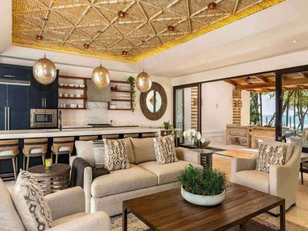 Gorgeous Beachfront Villa with 4 Bedrooms