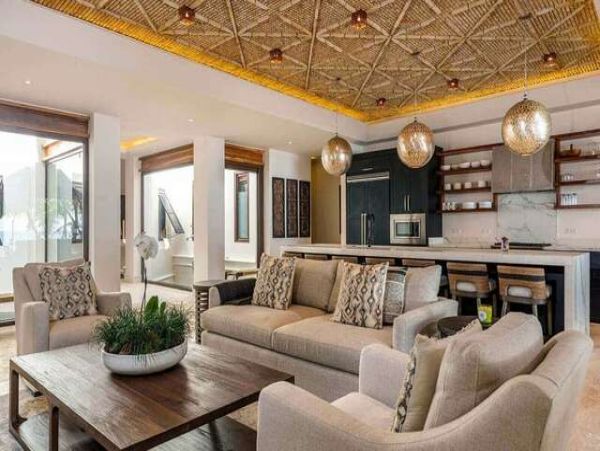 Gorgeous Beachfront Villa with 4 Bedrooms