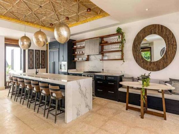 Gorgeous Beachfront Villa with 4 Bedrooms
