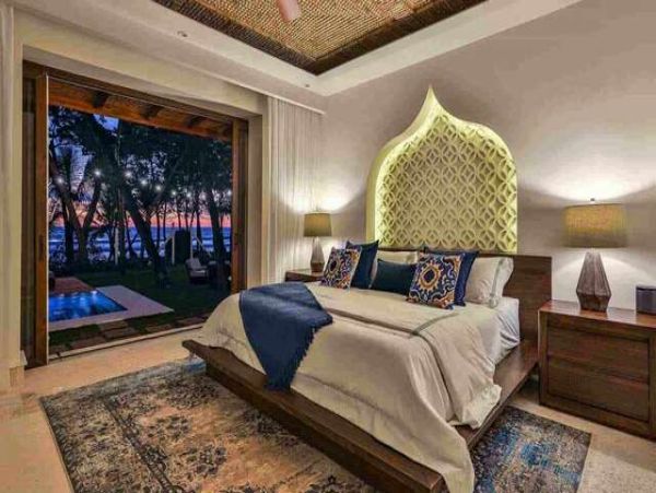 Gorgeous Beachfront Villa with 4 Bedrooms