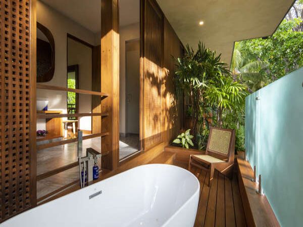 Tropical 4 Bedroom House with Private Pool