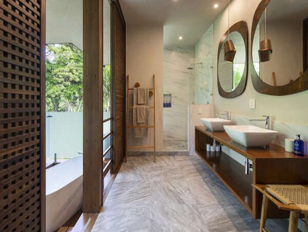 Tropical 4 Bedroom House with Private Pool