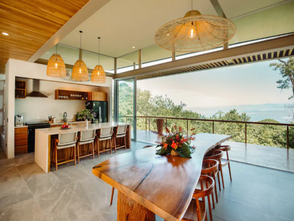 Luxury 4 Bedroom Villa in Playa Santa Teresa