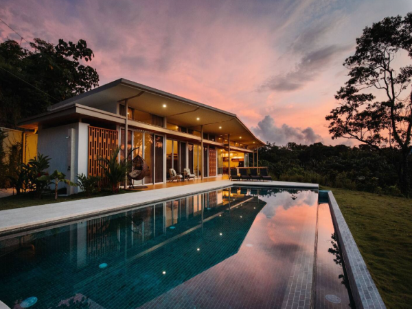 Luxury 4 Bedroom Villa in Playa Santa Teresa