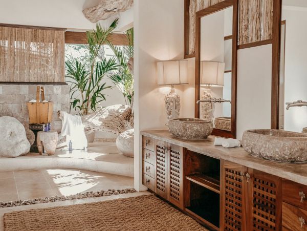 Luxury Two Spectacular Villas with 7 Bedrooms & Private Heliport