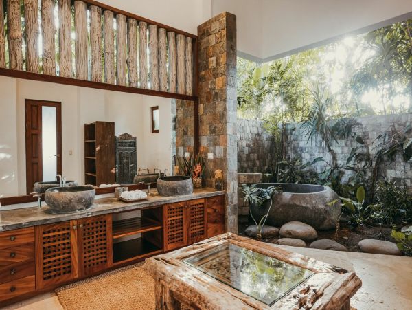 Luxury Two Spectacular Villas with 7 Bedrooms & Private Heliport