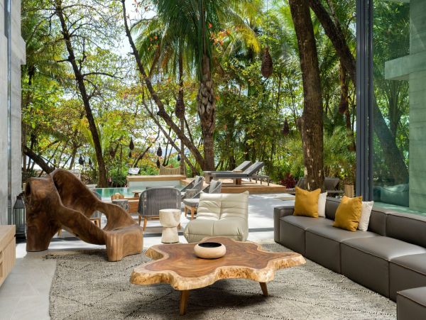 Modern House with 7 Bedrooms and Ocean Views