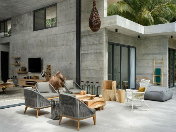 Modern House with 7 Bedrooms and Ocean Views