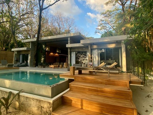Modern House with 7 Bedrooms and Ocean Views
