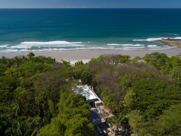 Modern House with 7 Bedrooms and Ocean Views