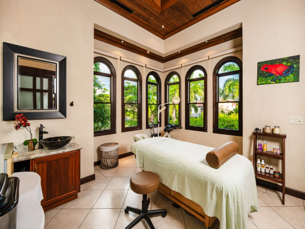 Tamarindo Beachfront Luxury with Infinity Pool & Unmatched Views
