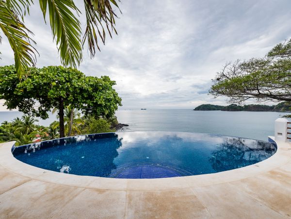 Oceanfront Playa Flamingo Vacation Home Five Bedroom
