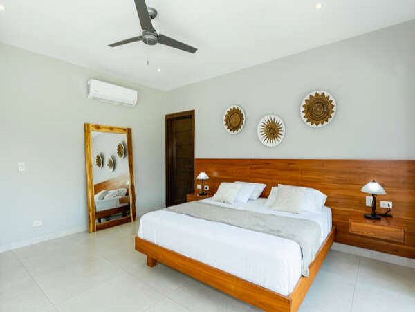 Tropical Vacation Rental with 4 Bedrooms & Great Amenities