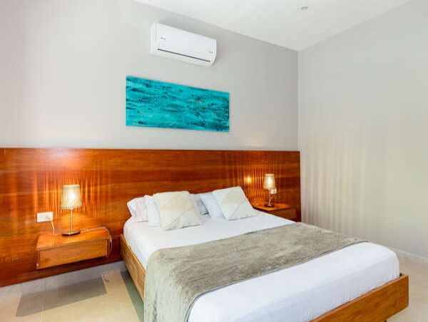 Tropical Vacation Rental with 4 Bedrooms & Great Amenities