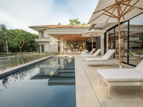 Luxury Stroll to Beach Hacienda Pinilla