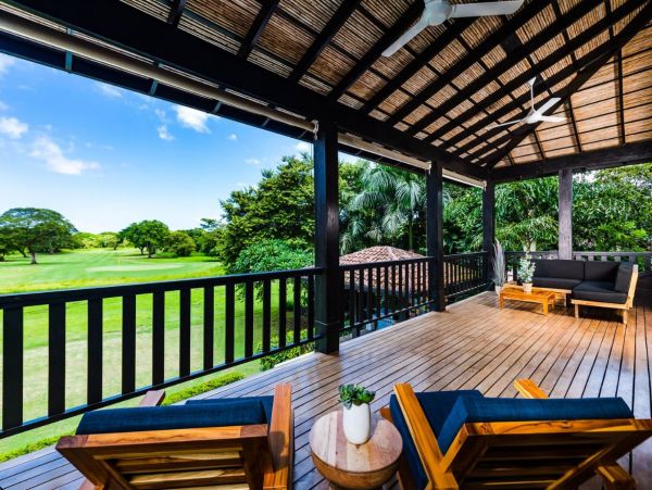Luxurious Villa with Outdoor Living at its Finest!