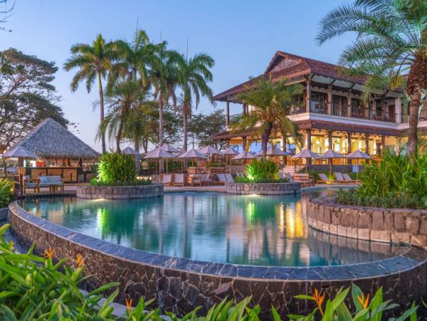 Luxurious Villa with Outdoor Living at its Finest!
