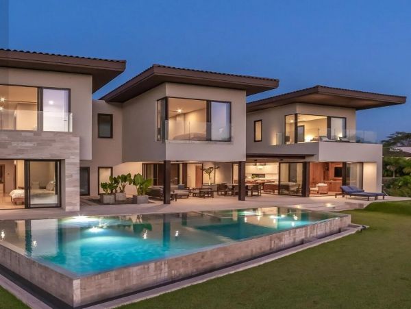 Four Bedroom Posh Vacation Residence in Playa Avellana