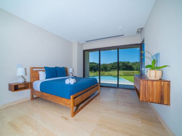 Four Bedroom Posh Vacation Residence in Playa Avellana