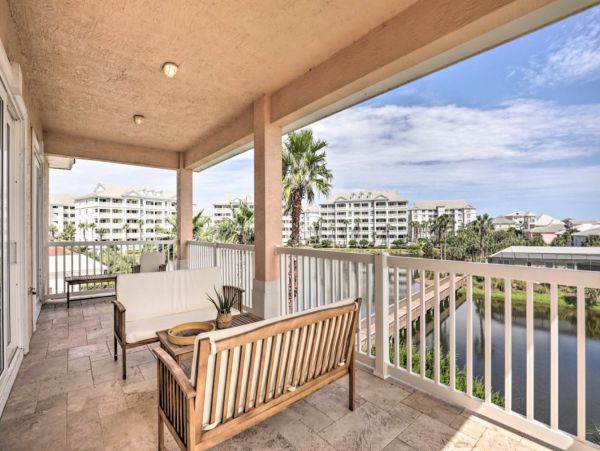 Seven Bedroom Walk to Beach Vacation Pool Home in Palm Coast