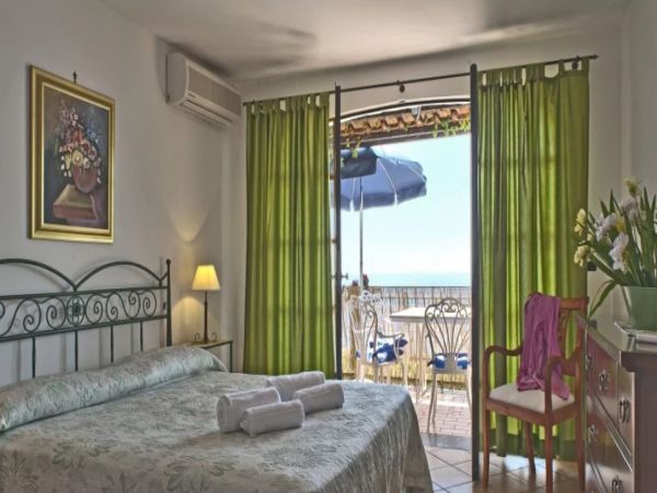 Oceanfront Positano Vacation Pool Home Six Bedroom