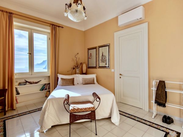 Elegant Vacation Villa in Positano with Amazing Views