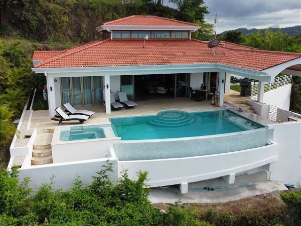 Playa Hermosa Vacation Home Two Bedroom Walk to Beach