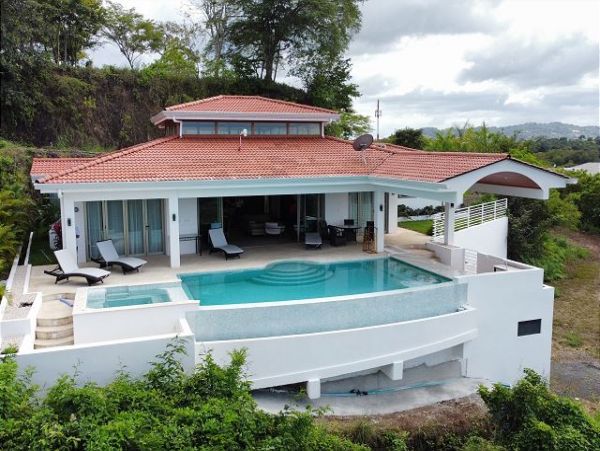 Playa Hermosa Vacation Home Two Bedroom Walk to Beach