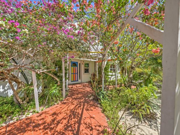 Grand Cayman Beach Cottage Private Beach Sleeps 10