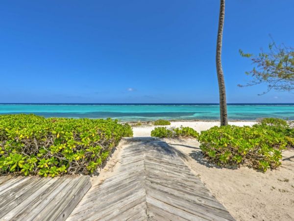 Grand Cayman Beach Cottage Private Beach Sleeps 10