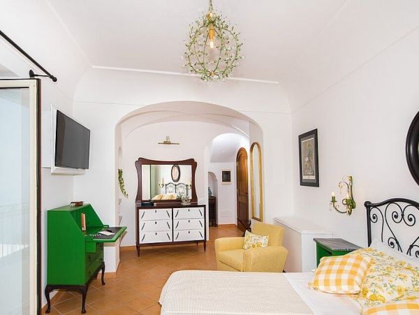 Luminous Villa with 5 Bedrooms & Amazing Views