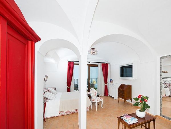 Luminous Villa with 5 Bedrooms & Amazing Views