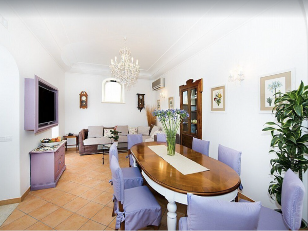 Luminous Villa with 5 Bedrooms & Amazing Views