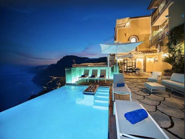 Luminous Villa with 5 Bedrooms & Amazing Views
