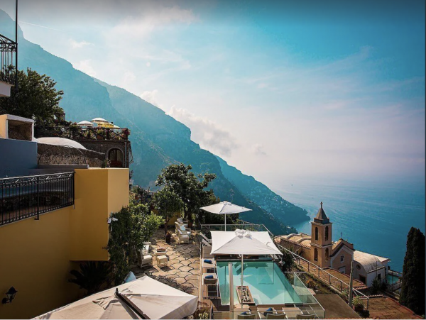 Luminous Villa with 5 Bedrooms & Amazing Views