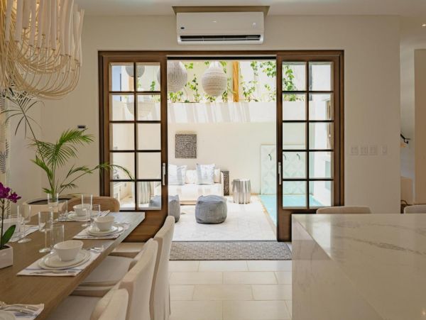 Beautiful 4 Bedroom Vacation Rental Sleeps 10
