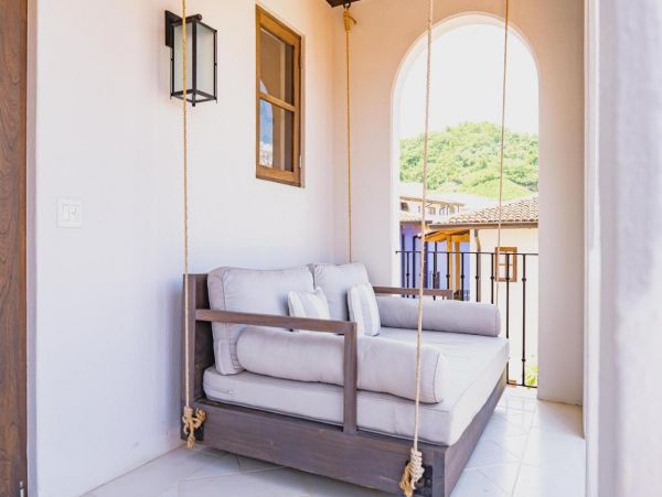 Beautiful 4 Bedroom Vacation Rental Sleeps 10