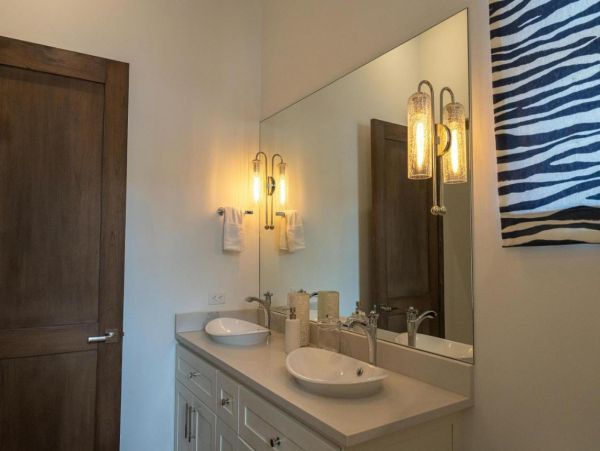 Beautiful 4 Bedroom Vacation Rental Sleeps 10