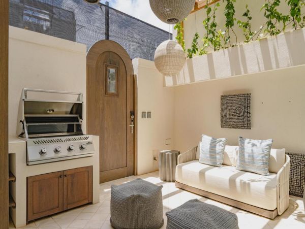 Beautiful 4 Bedroom Vacation Rental Sleeps 10