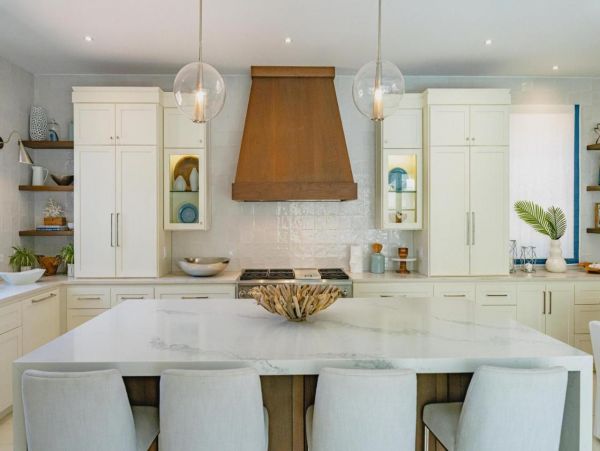 Beautiful 4 Bedroom Vacation Rental Sleeps 10