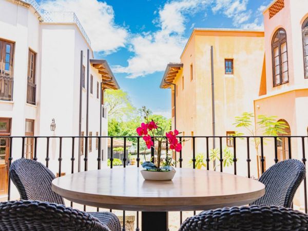 Beautiful 4 Bedroom Vacation Rental Sleeps 10