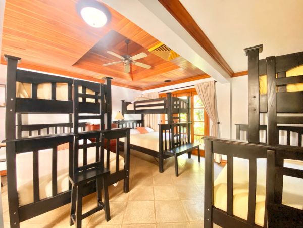 Beachfront Five Bedroom Vacation Rental Home in Playa Langosta