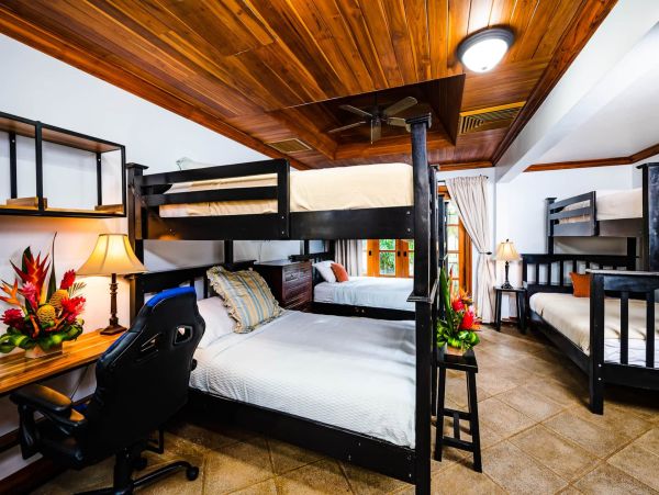 Beachfront Five Bedroom Vacation Rental Home in Playa Langosta
