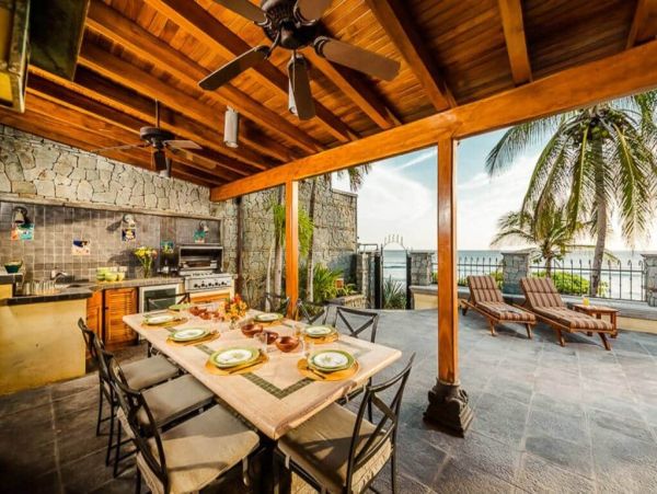 Beachfront Five Bedroom Vacation Rental Home in Playa Langosta