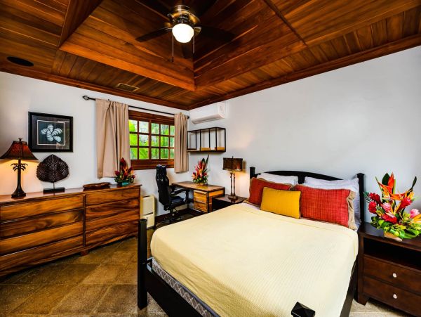 Beachfront Five Bedroom Vacation Rental Home in Playa Langosta