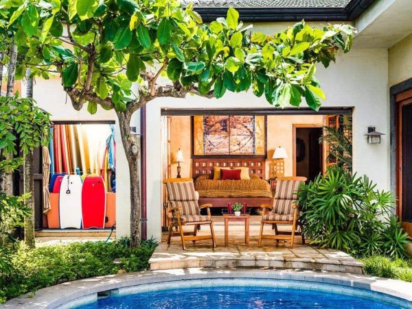 Beachfront Five Bedroom Vacation Rental Home in Playa Langosta