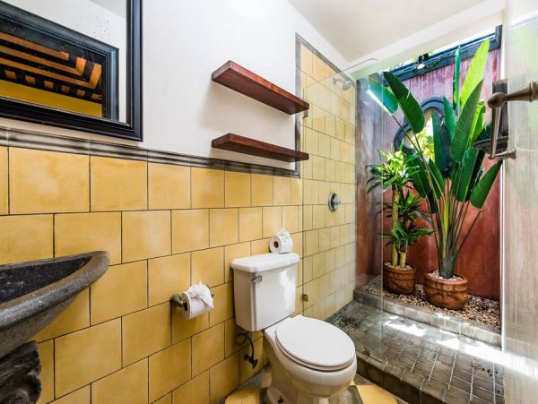Beautiful Vacation Home with Easy Beach Access Private Pool in Playa Langosta